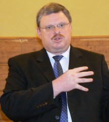 Lietuvos – Vokietijos UAB ,,Litgenas“ generalinis direktorius Gintaras Kascėnas sakė, kad veislininkystė – tai skaičiai. Ir tais skaičiais reikėtų įrodyti, kodėl tas gyvulys yra geresnis už kitą.