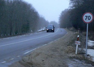 Vairuotojai piktinasi, kad važiuodami nuo Dubysos kalno, koją visą laiką turi laikyti ant stabdžio pedalo ir ,,deginti'' stabdžius.