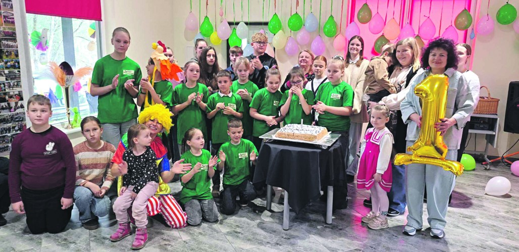 VaikuÄių džiaugsmas – įneÅ¡tas pirmojo gimtadienio tortas.